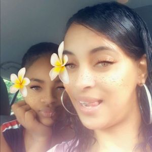 Meet your Posher, Elizabeth